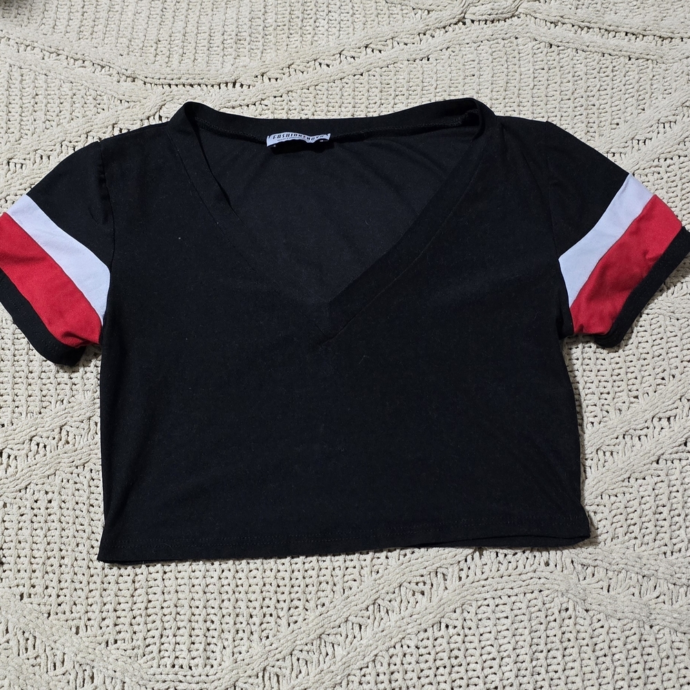 Black V-Neck Crop Top with Red and White Sleeves Fashion Nova